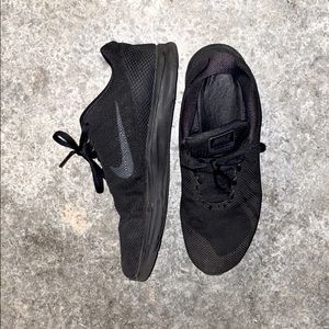 All black nikes